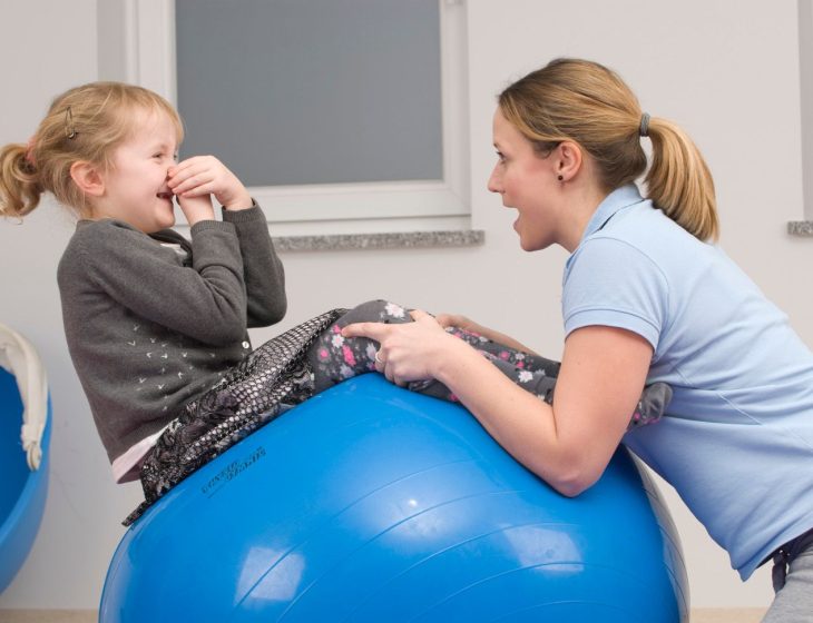 Terapia-dzieci-z-deficytem-tlo